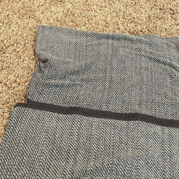 Lululemon Vinyasa Wrap
Hazy Heather Heathered White Heathered Black / Gray - Picture 11 of 11